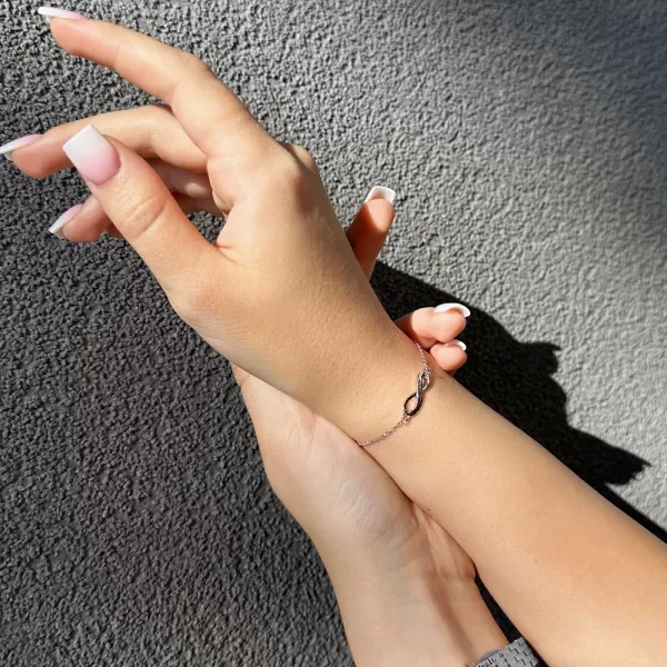 Stříbrný náramek nekonečno 63010