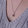 Stříbrný náhrdelník luxusní s pravým minerálním kamenem rudé srdce 12090.3 garnet chekker