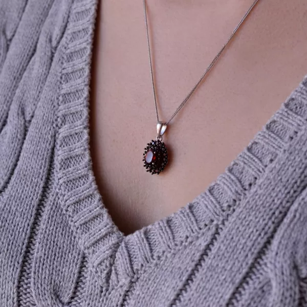 Stříbrný náhrdelník luxusní s pravými minerálními kameny rudé 12091.3 garnet