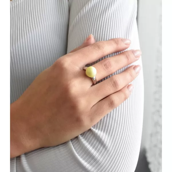 Stříbrný prsten se Swarovski perlou pastelově žlutý 35022.3