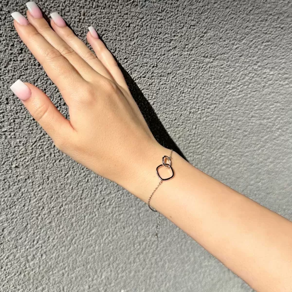 Stříbrný náramek kostička s mini zirkonkem 13036.1