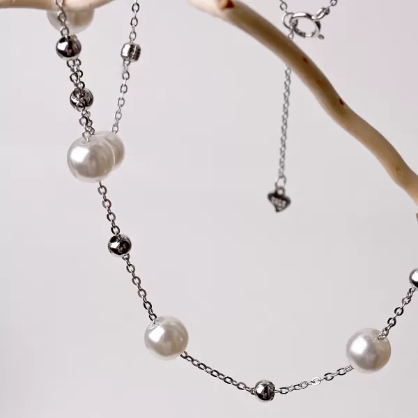 Stříbrný náhrdelník s shell perličkami 12184.1