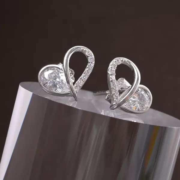 Stříbrné náušnice srdíčka se zirkony 11751.1
