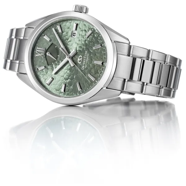 34 FOrient Star Contemporary M8 Date Automatic