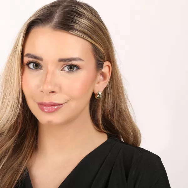 Pozlacené stříbrné náušnice tvarované kruhy 61105