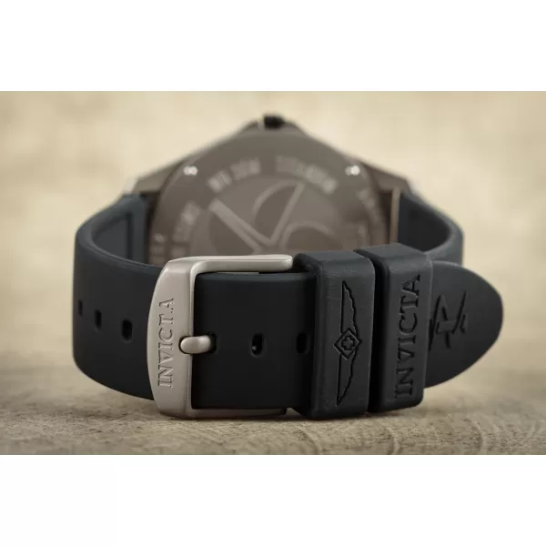 Invicta Reserve Quartz 44mm