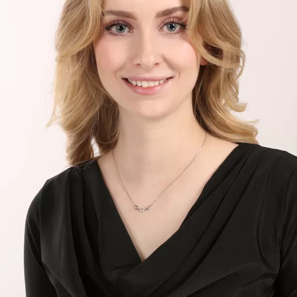 Stříbrný náhrdelník tři srdíčka 12139.1