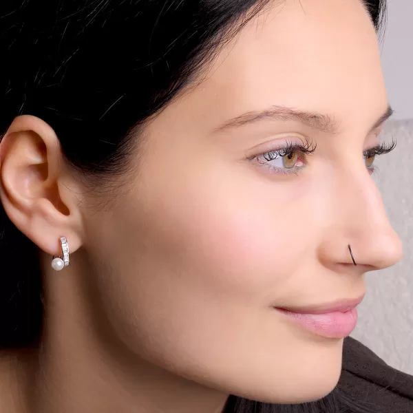 Stříbrné kroužky s perličkou a zirkony 11808.1