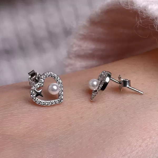 Stříbrné náušnice srdíčka s perličkou 11805.1