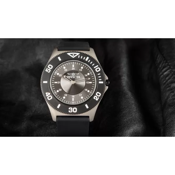 Invicta Reserve Quartz 44mm