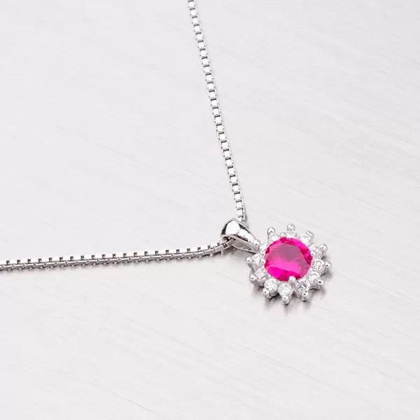 Stříbrný přívěsek se syntetickým rubínem YNG3001