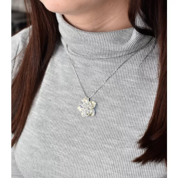 Stříbrný přívěsek s krystalem Swarovski AB efekt květina 34072.2