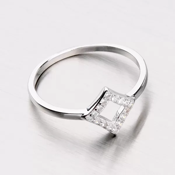 Stříbrný prsten se zirkony RXC04140187