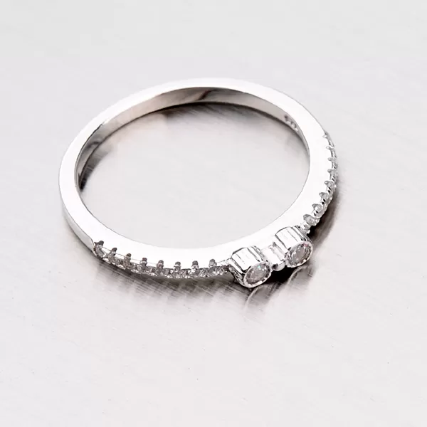 Prsten se zirkony ze stříbra RXC04140181