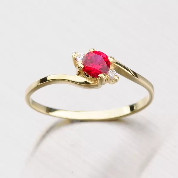 Dámský prsten s rubínem a zirkony 351-0106Č