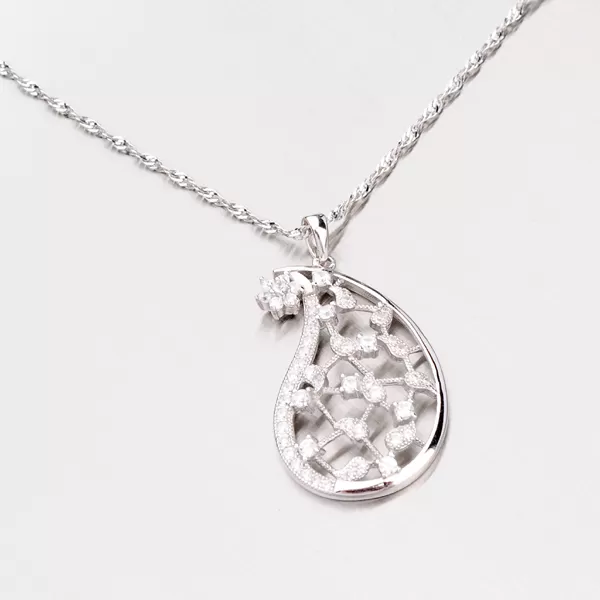 Stříbrný přívěsek se zirkony AP1453