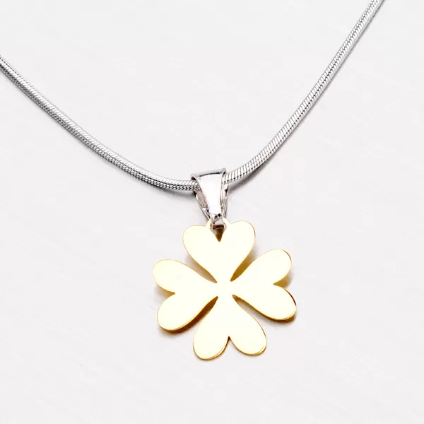 Stříbrný přívěsek ve tvaru čtyřlístku P1400184-1507-SLX