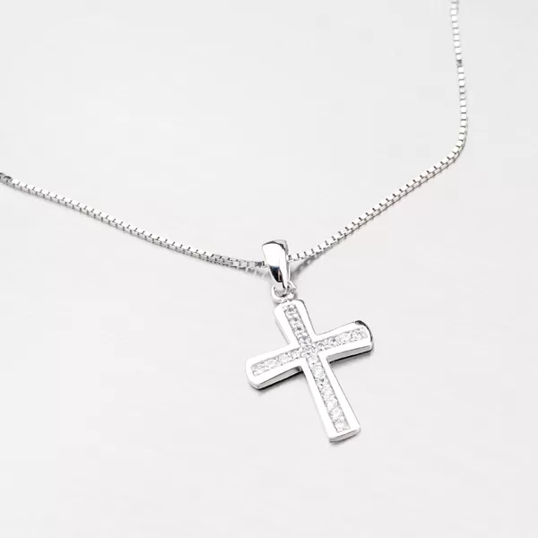 Přívěsek z bílého zlata ve tvaru kříže 43-21347