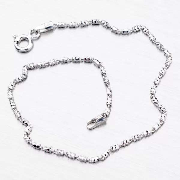 Stříbrný náramek zdobený facetami CHRS-TUBE2BRT-FT-030