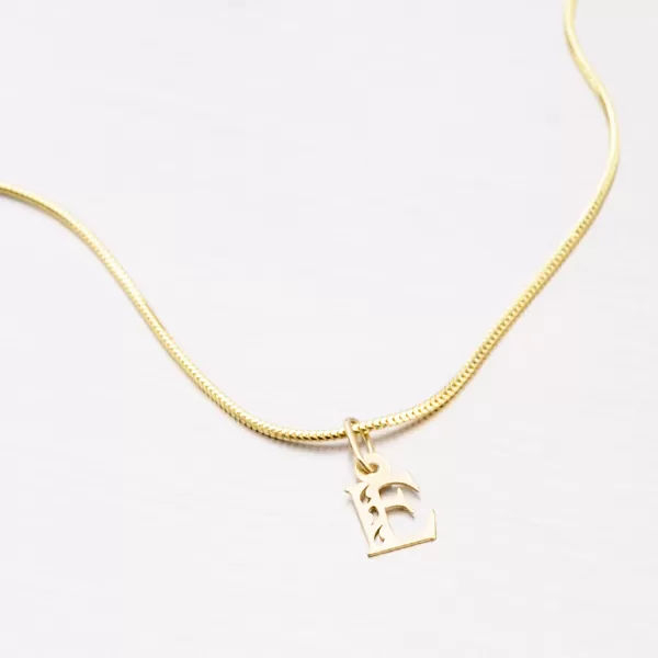 Přívěsek žluté zlato 585 písmeno E 442-0002-E