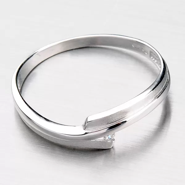 Zlatý prsten s lesklou a matnou povrchovou úpravou DZ2000-B