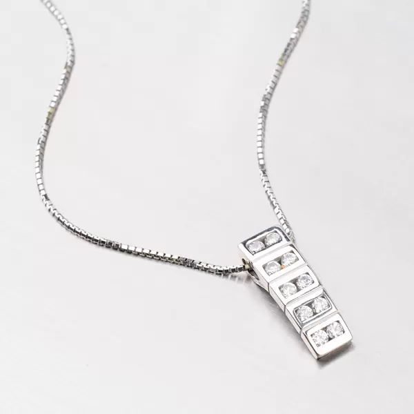 Přívěsek se zirkony DZ2058B