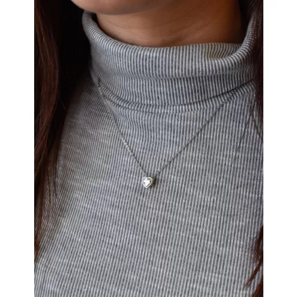 Stříbrný náhrdelník se zirkonem bílé srdce 12020.1