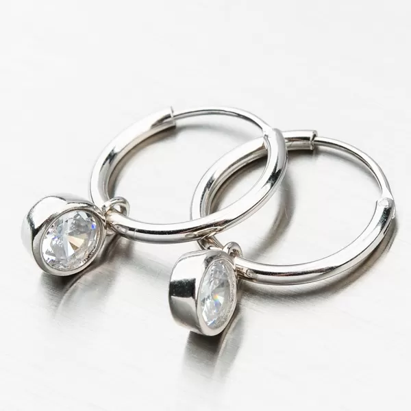 Stříbrné kruhy se zirkony UCST-122070C