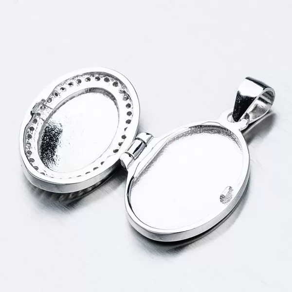 Stříbrný přívěsek HST-13323