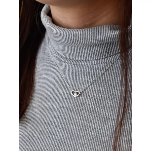 Stříbrný náhrdelník se zirkonem bílé srdce 12008.1