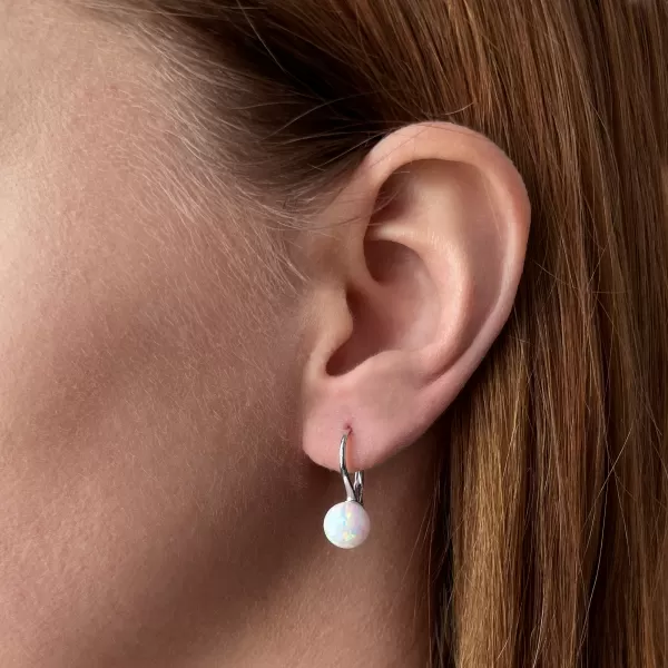 Stříbrné visací náušnice se syntetickým opálem bílé kulaté 11245.1