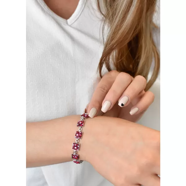 Stříbrný náramek se Swarovski krystaly červený 33047.3 cherry