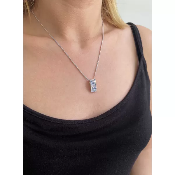 Stříbrný náhrdelník se Swarovski krystaly fialový obdélník 32074.3 violet