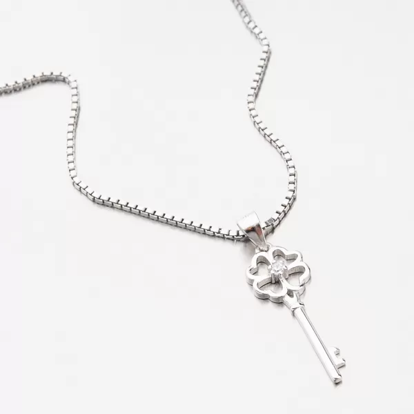 Stříbrný přívěsek se zirkony HST-13619