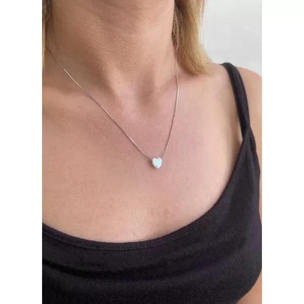 Stříbrný náhrdelník se syntetickým opálem bílé srdce 12048.1
