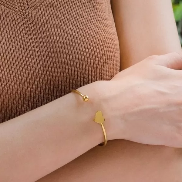 Pevný náramek se srdcem MNCBG14-286-B