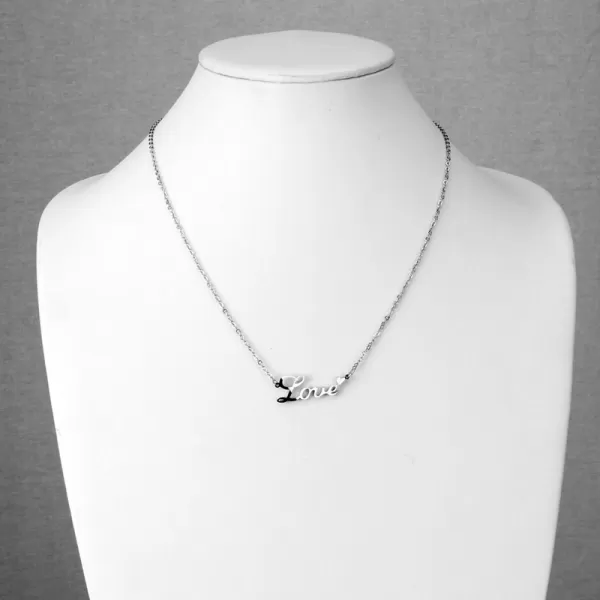 Náhrdelník s nápisem love SSPMHBJ-156636-ST