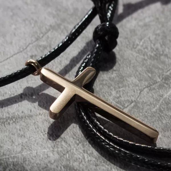 Náhrdelník s křížem v barvě Mocca MNCP15-920-F