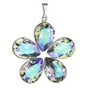 Přívěsek bižuterie se Swarovski krystaly zelená fialová kytička 54037.5