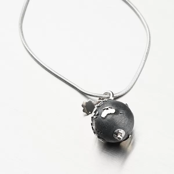 Stříbrný přívěsek zeměkoule P1702256-0532-SLX