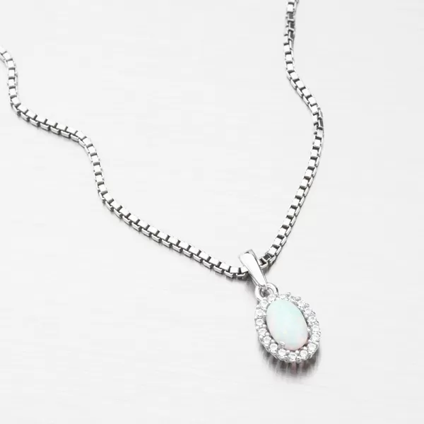 Přívěsek z bílého zlata s bílým opálem a se zirkony 613G-025