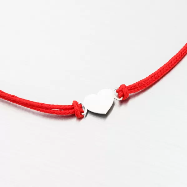 Náramek z červeného provázku se srdcem z bílého zlata LT14-004-B