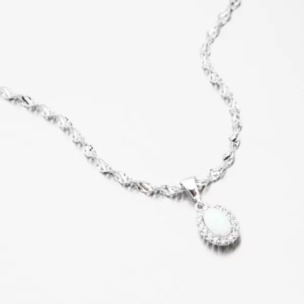 Přívěsek z bílého zlata s bílým opálem a se zirkony 13-405