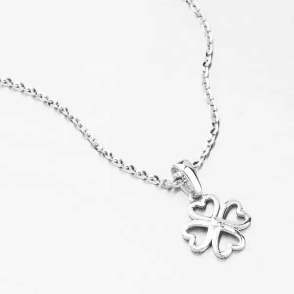 Přívěsek čtyřlístek bílé zlato 585 GCA13-002