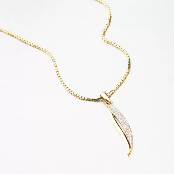 Zlatý přívěsek se zirkony