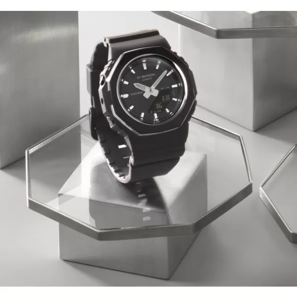 Casio G-Shock GMA-P2110-1AER